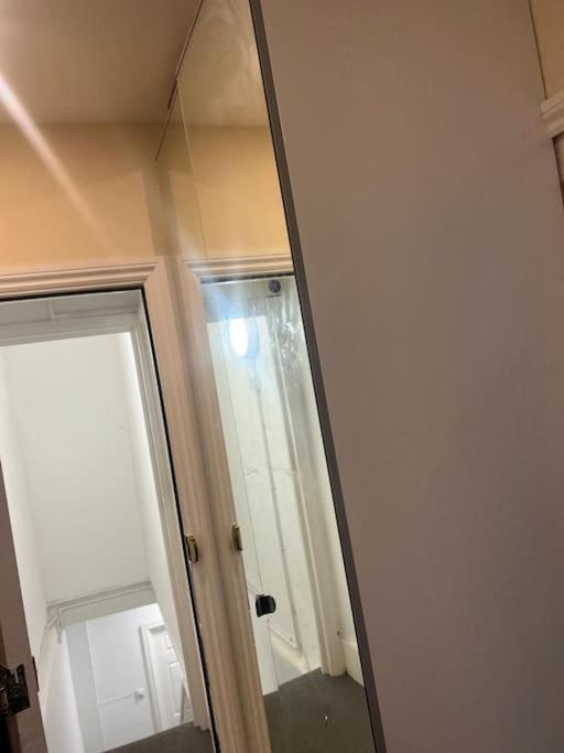 דירות לונדון Large Modern Studio Flat מראה חיצוני תמונה