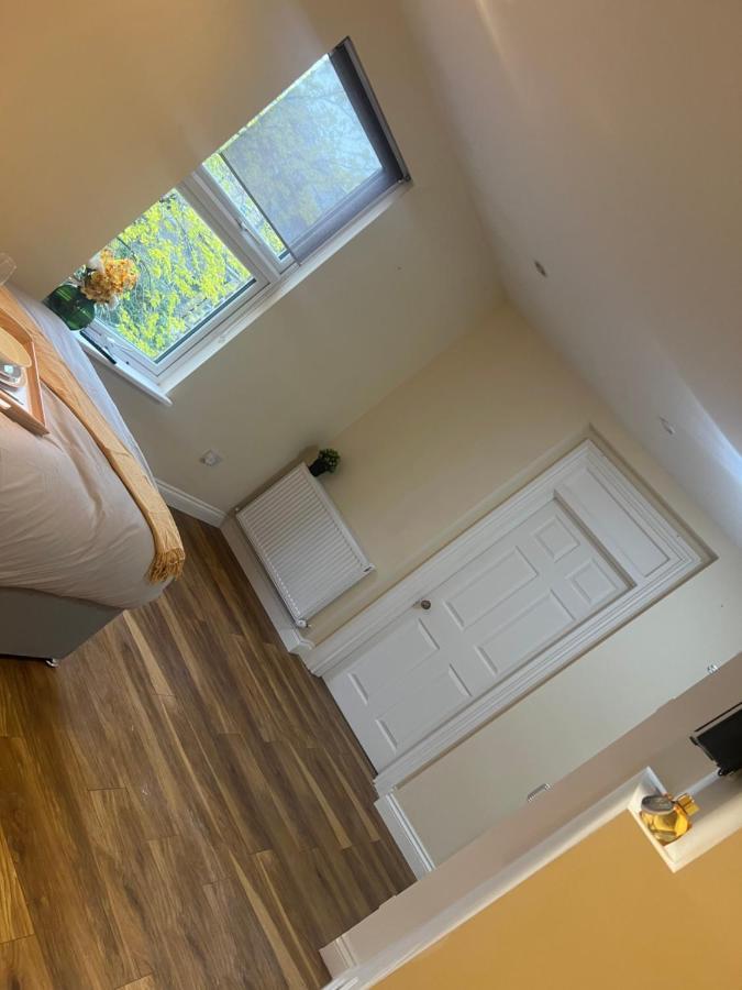 דירות לונדון Large Modern Studio Flat מראה חיצוני תמונה