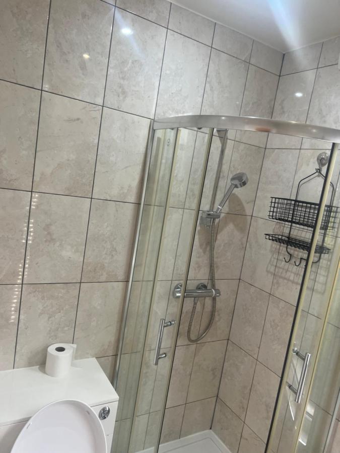 דירות לונדון Large Modern Studio Flat מראה חיצוני תמונה